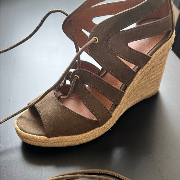 H&M tie-up high heels, wedges - Picture 5 of 9